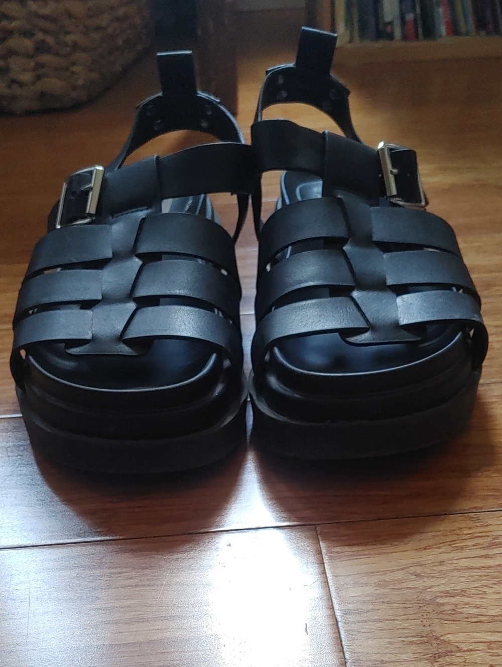 Leather Fishermans with bit of Platform